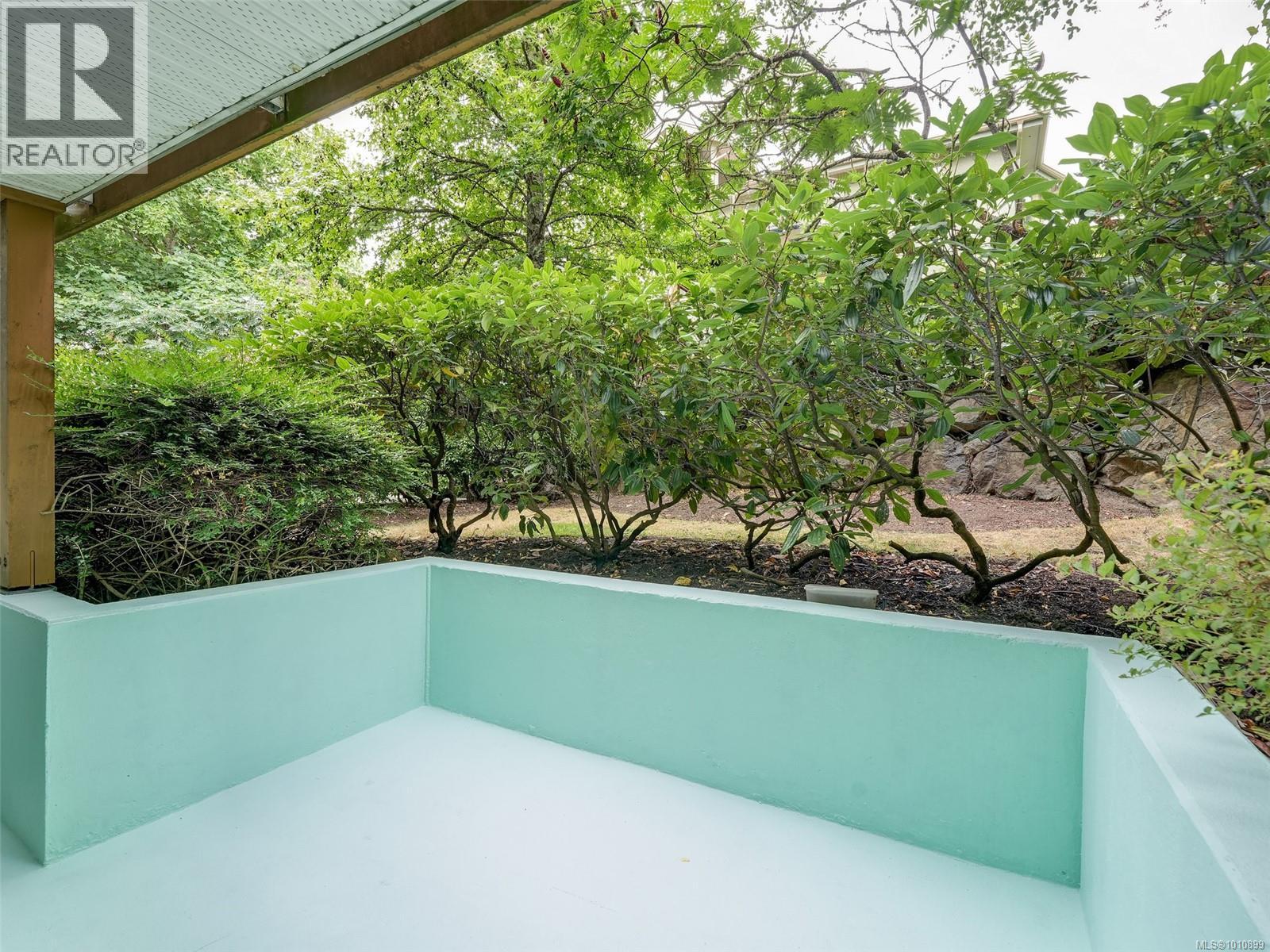 Single Family House Contemporary for Sale in   Marsett Pl Park Royal Place Saanich 