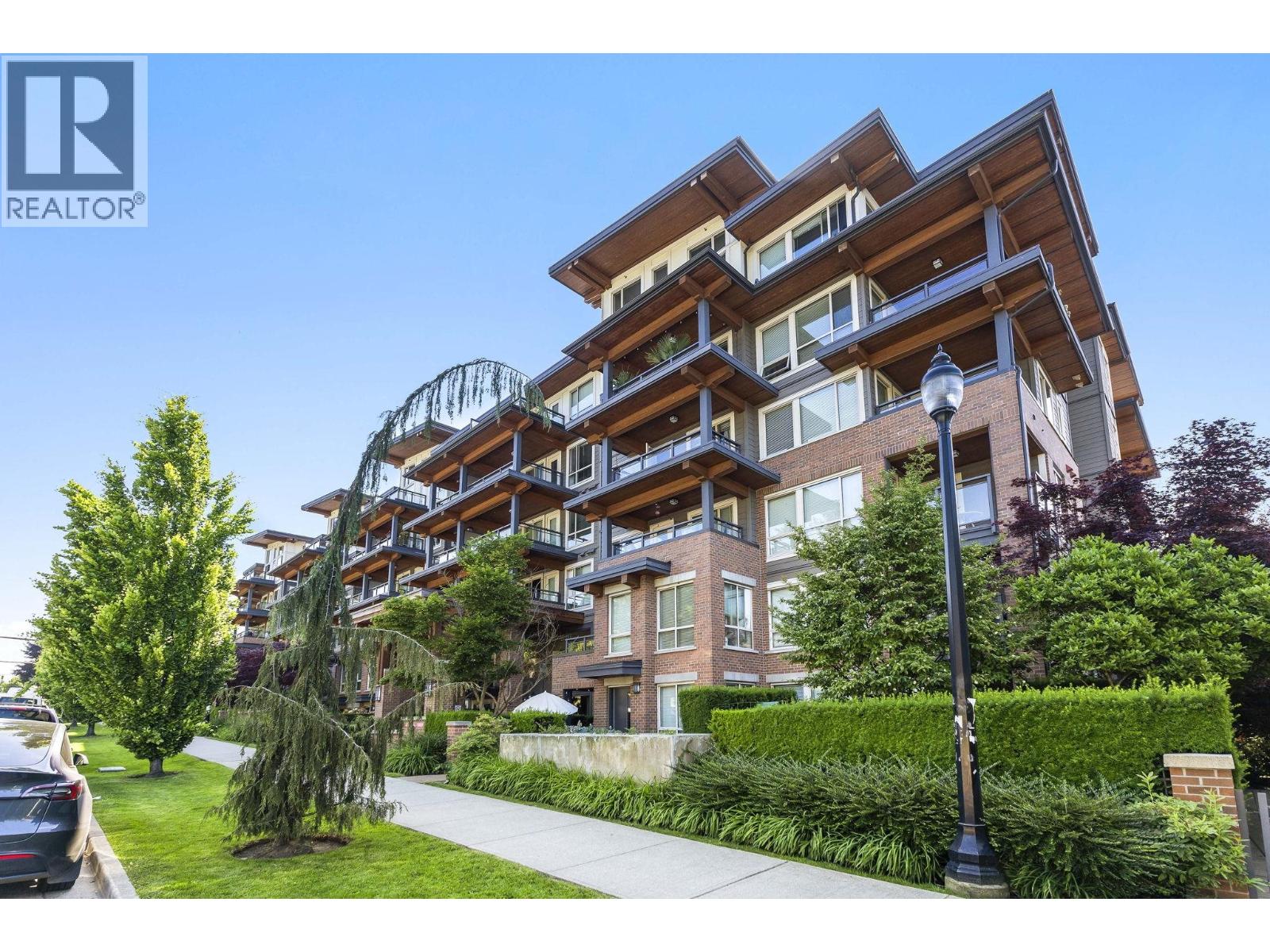Photo 1 of 211 500 Royal Avenue, New Westminster BC