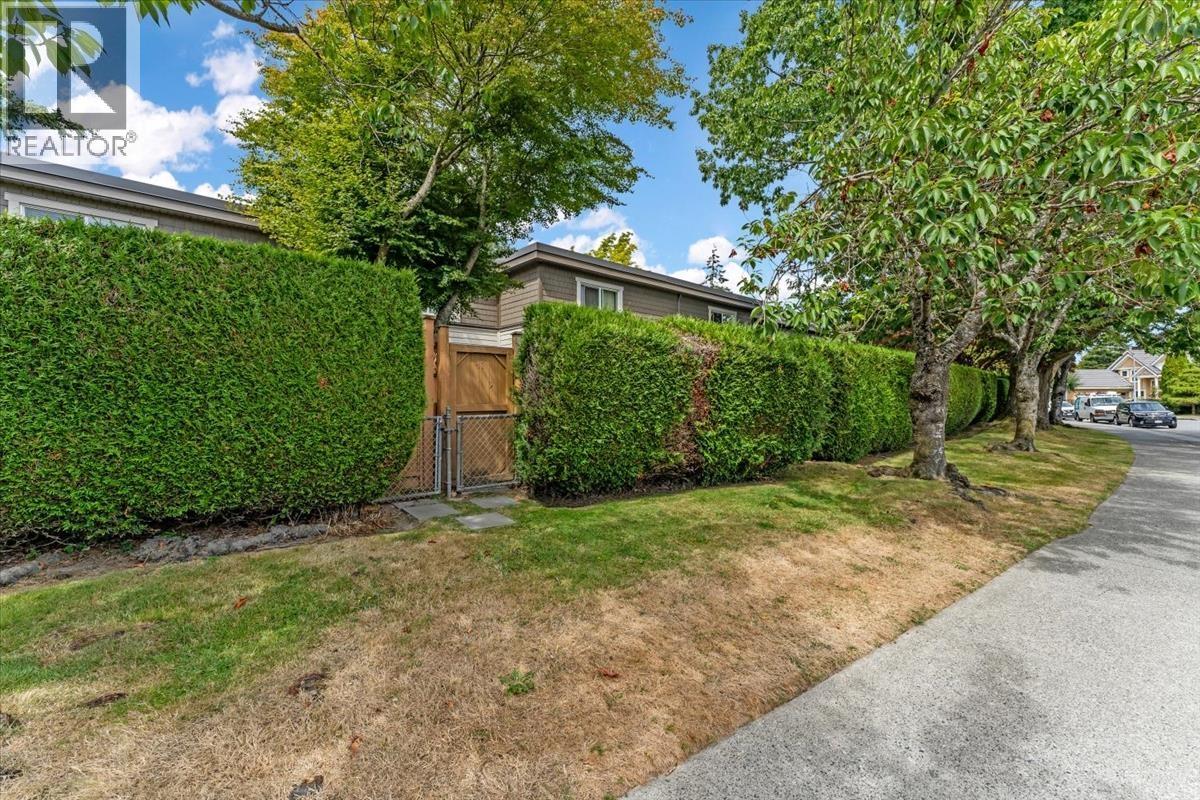 Photo 25 of 47 3211 Springfield Drive, Richmond BC
