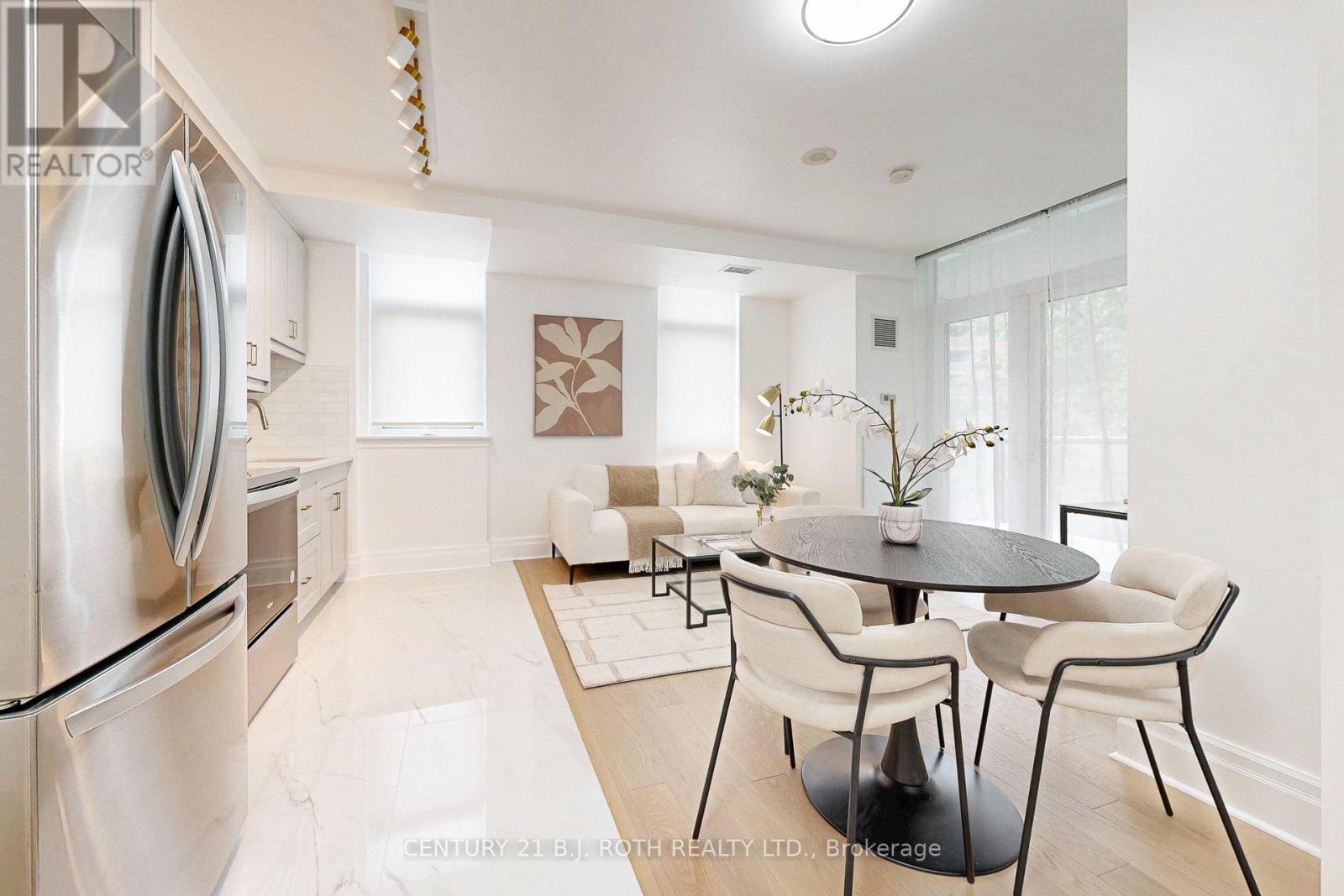 Photo 16 of 318 1135 Royal York Road, Toronto ON