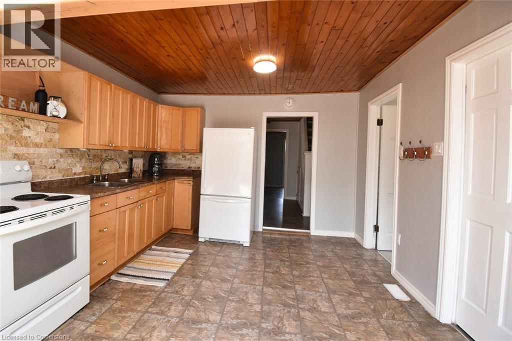 Photo 24 of 120 Clara Street, Thorold ON