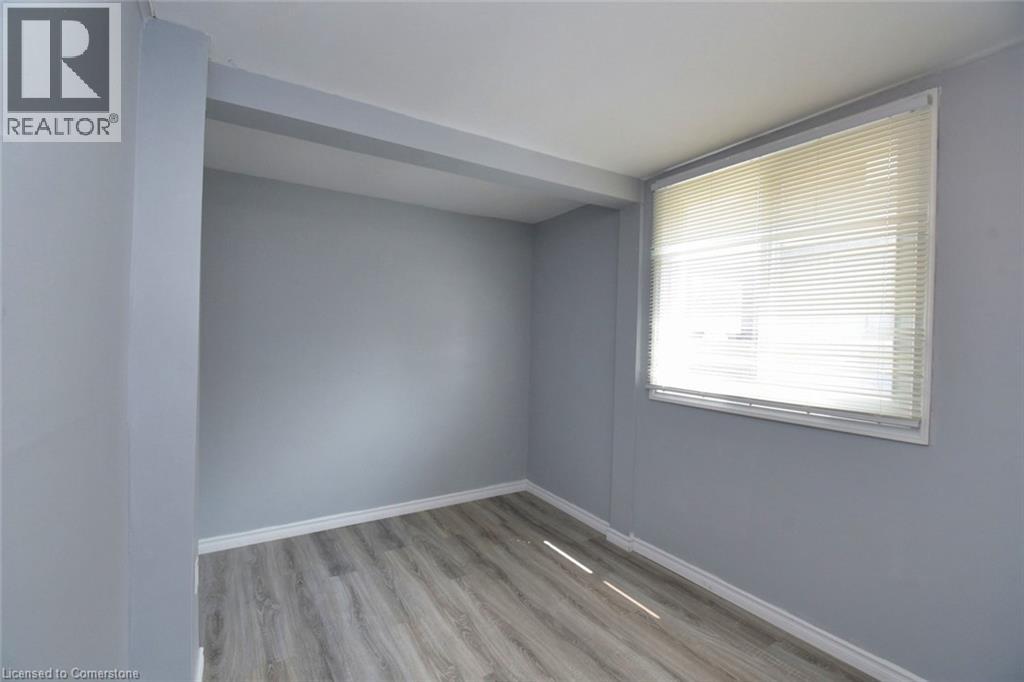 Photo 30 of 120 Clara Street, Thorold ON