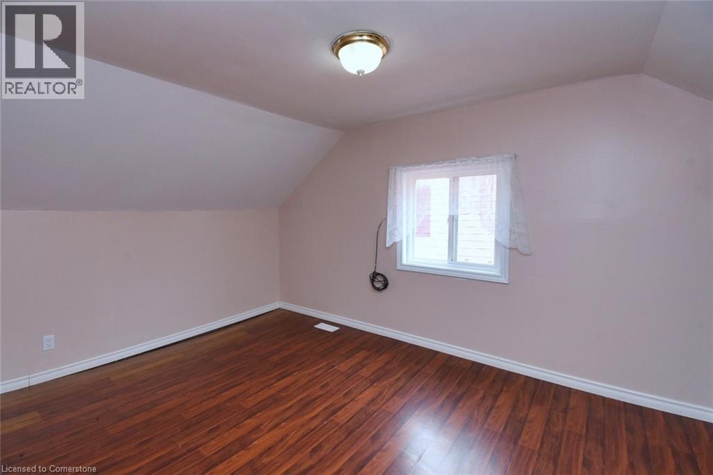 Photo 6 of 120 Clara Street, Thorold ON