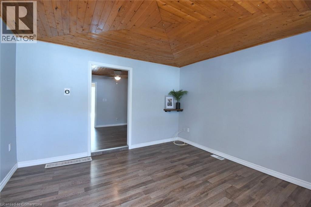 Photo 32 of 120 Clara Street, Thorold ON