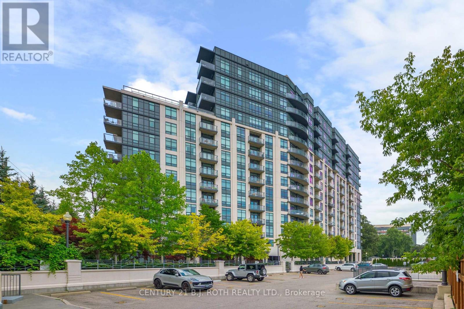 Photo 4 of 318 1135 Royal York Road, Toronto ON