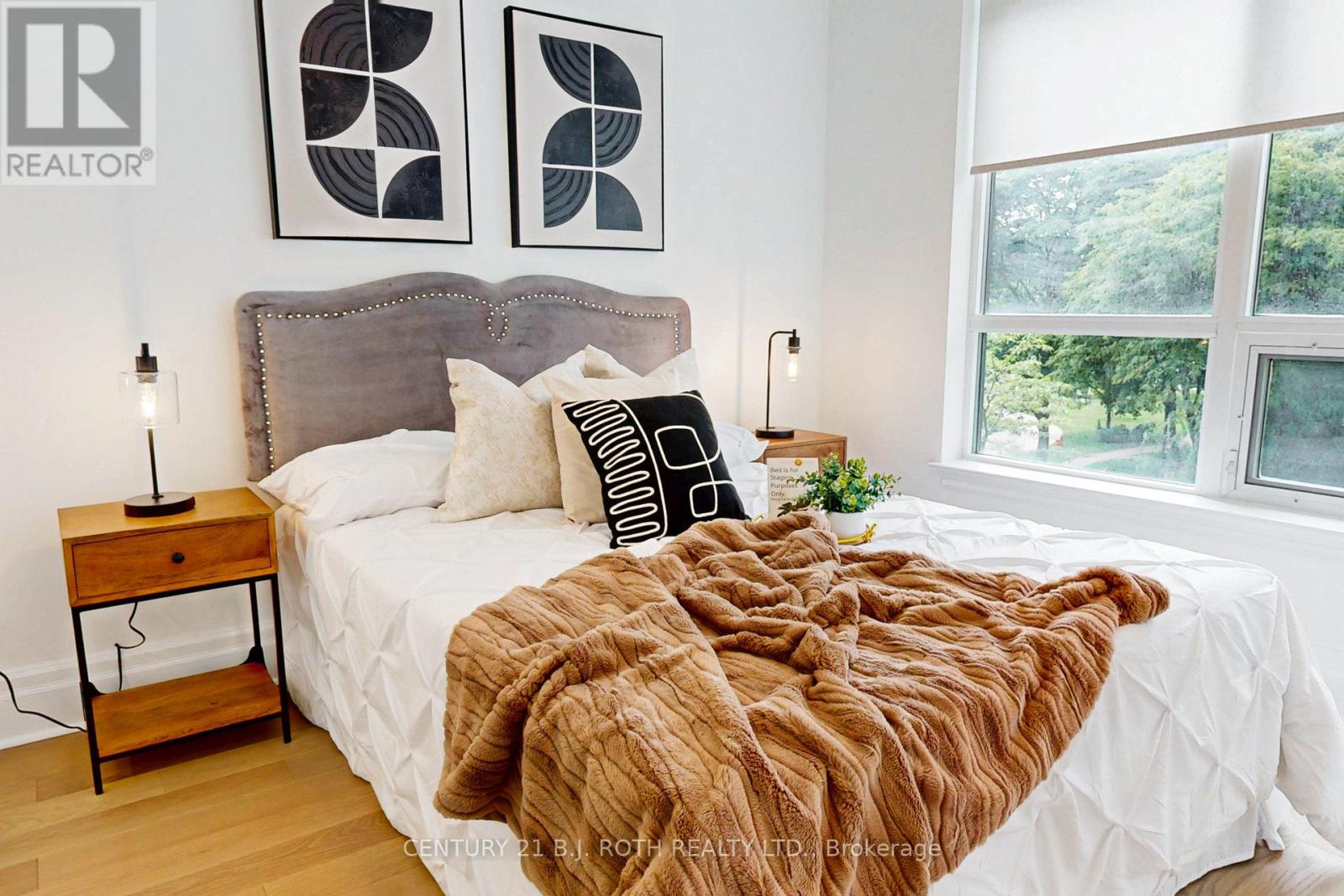 Photo 11 of 318 1135 Royal York Road, Toronto ON