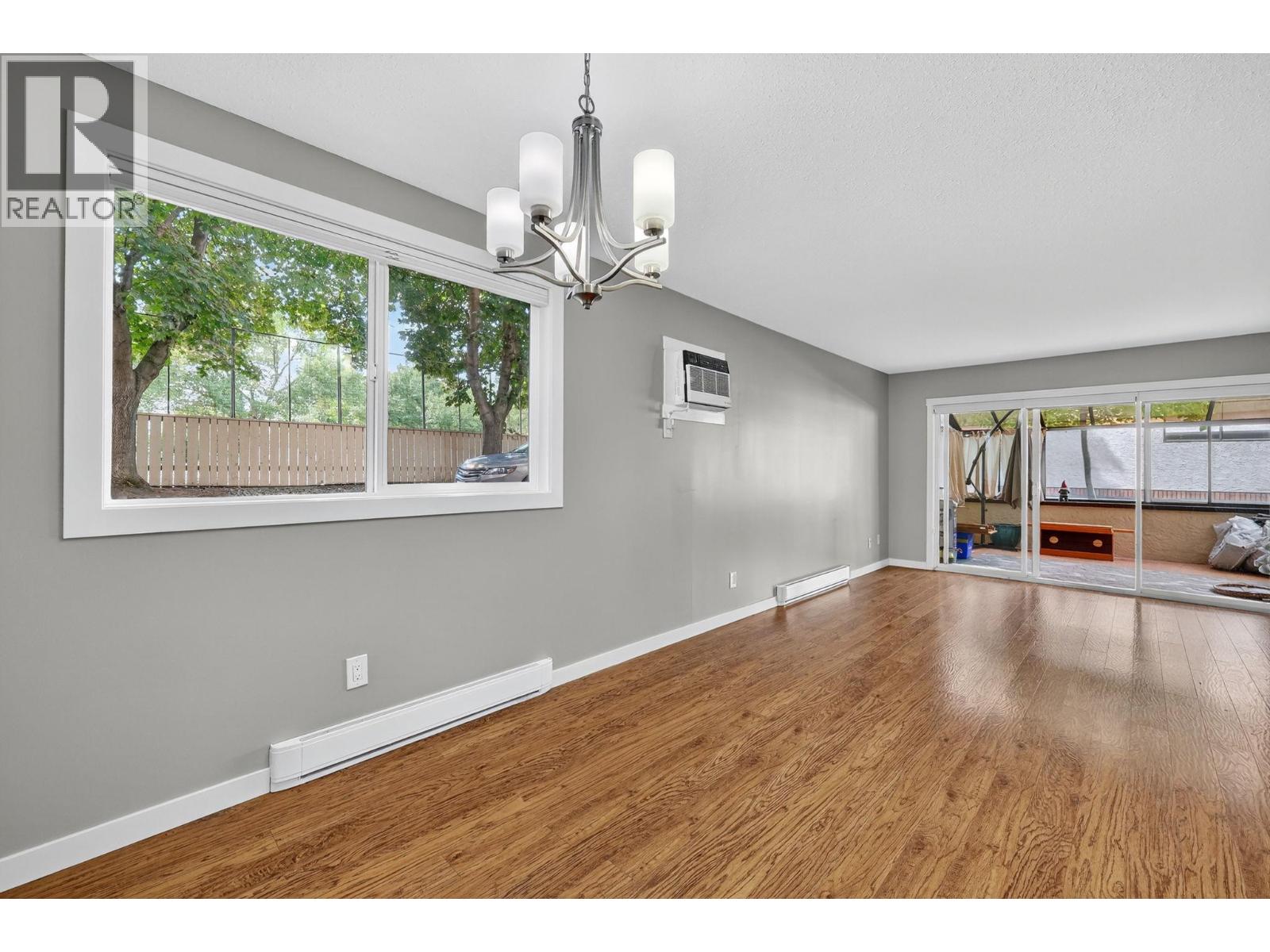 105 1229 Bernard Avenue, Kelowna