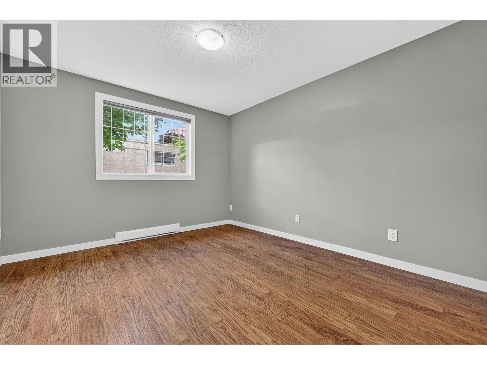 105 1229 Bernard Avenue, Kelowna
