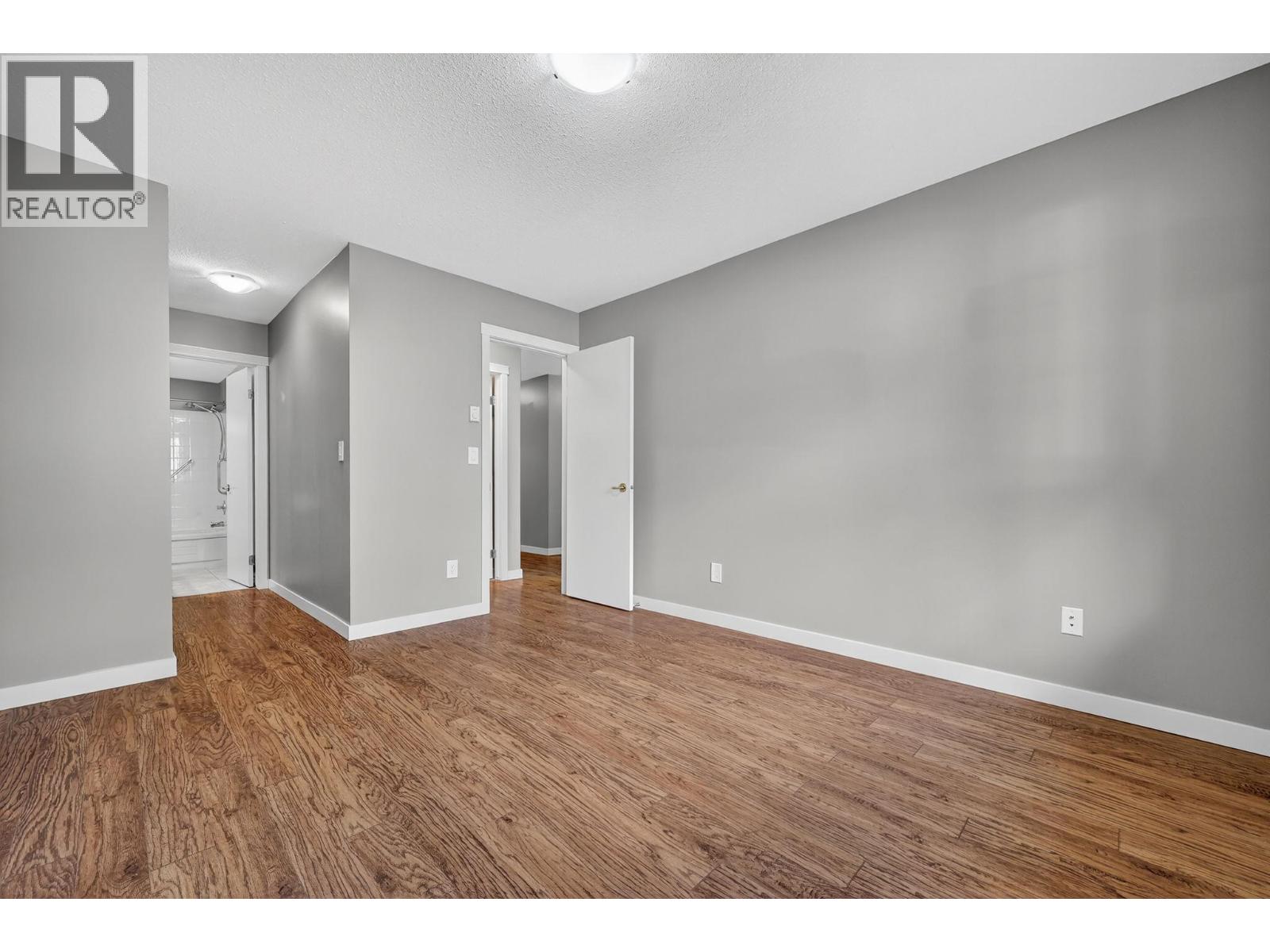 105 1229 Bernard Avenue, Kelowna