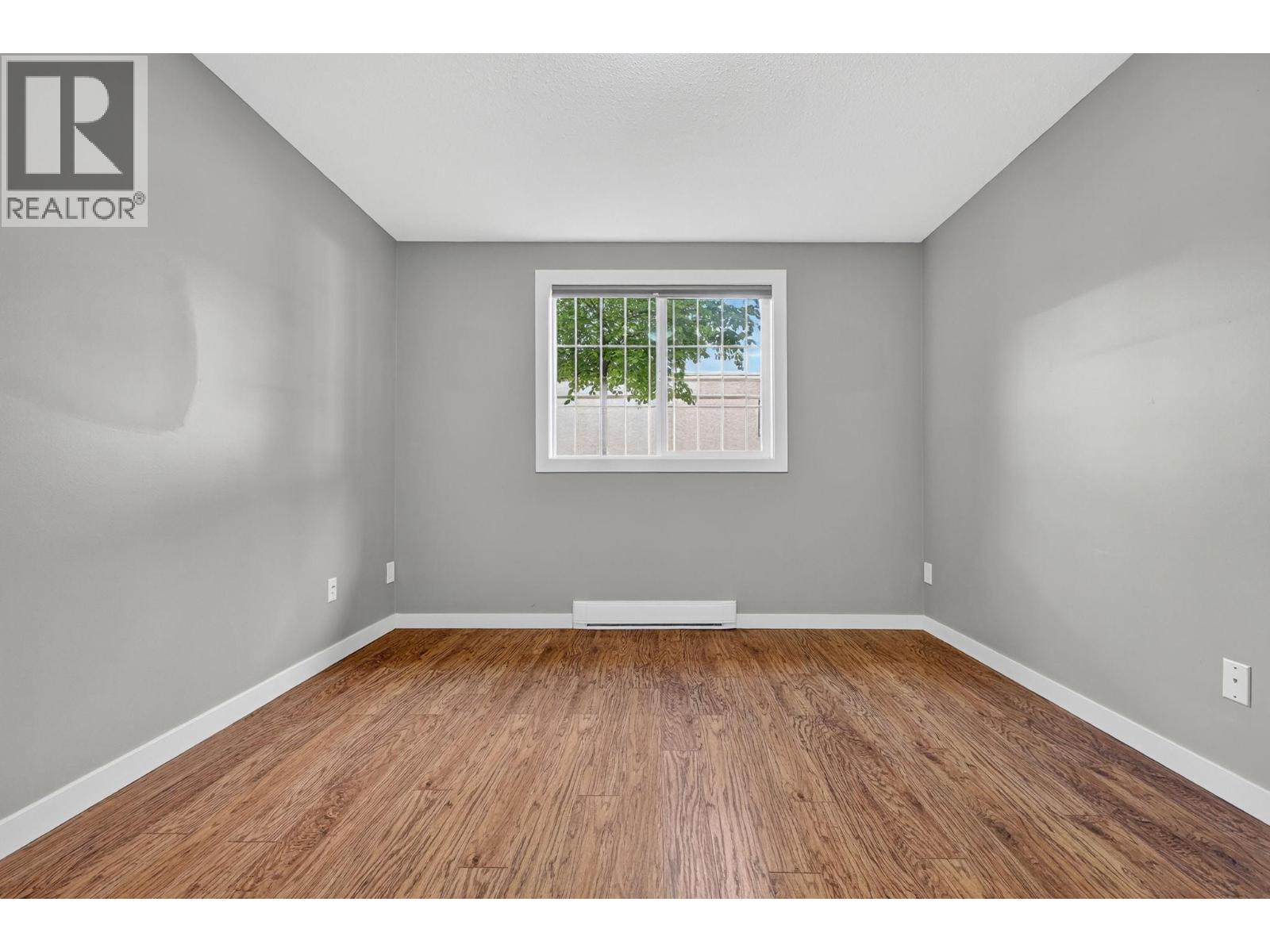 105 1229 Bernard Avenue, Kelowna