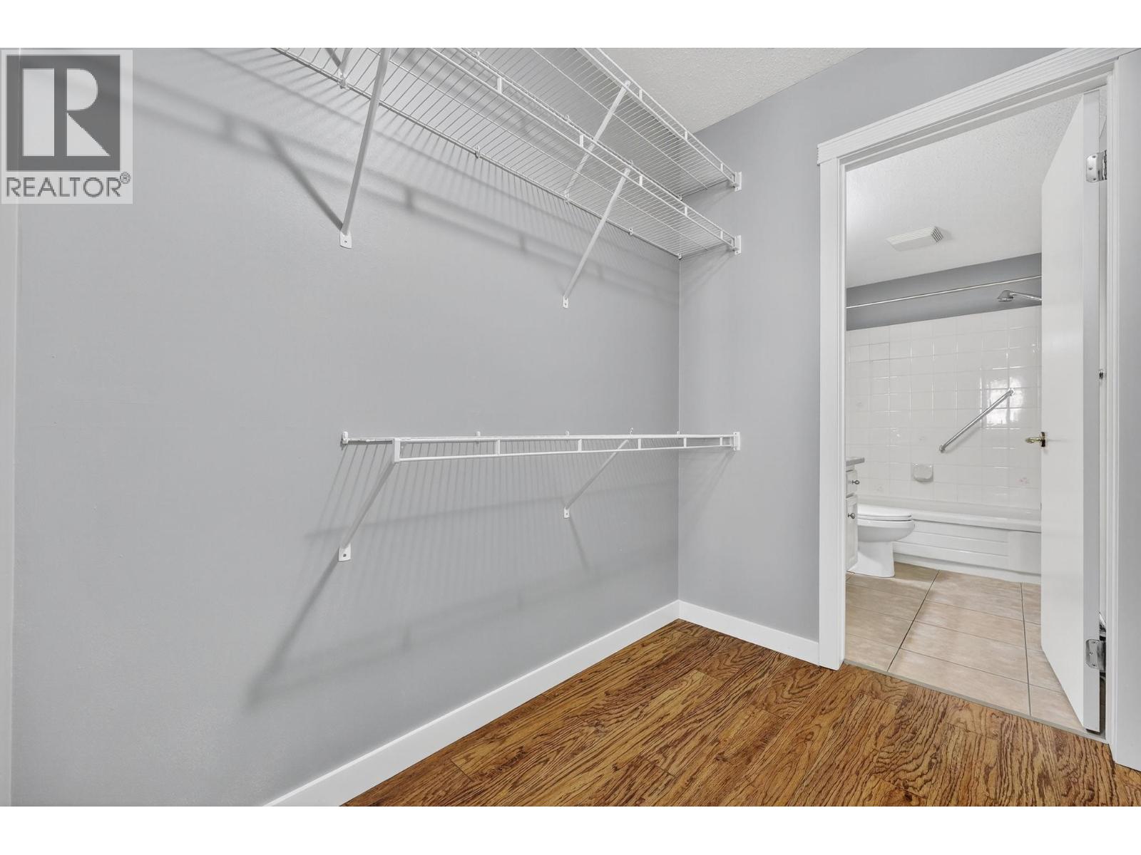 105 1229 Bernard Avenue, Kelowna