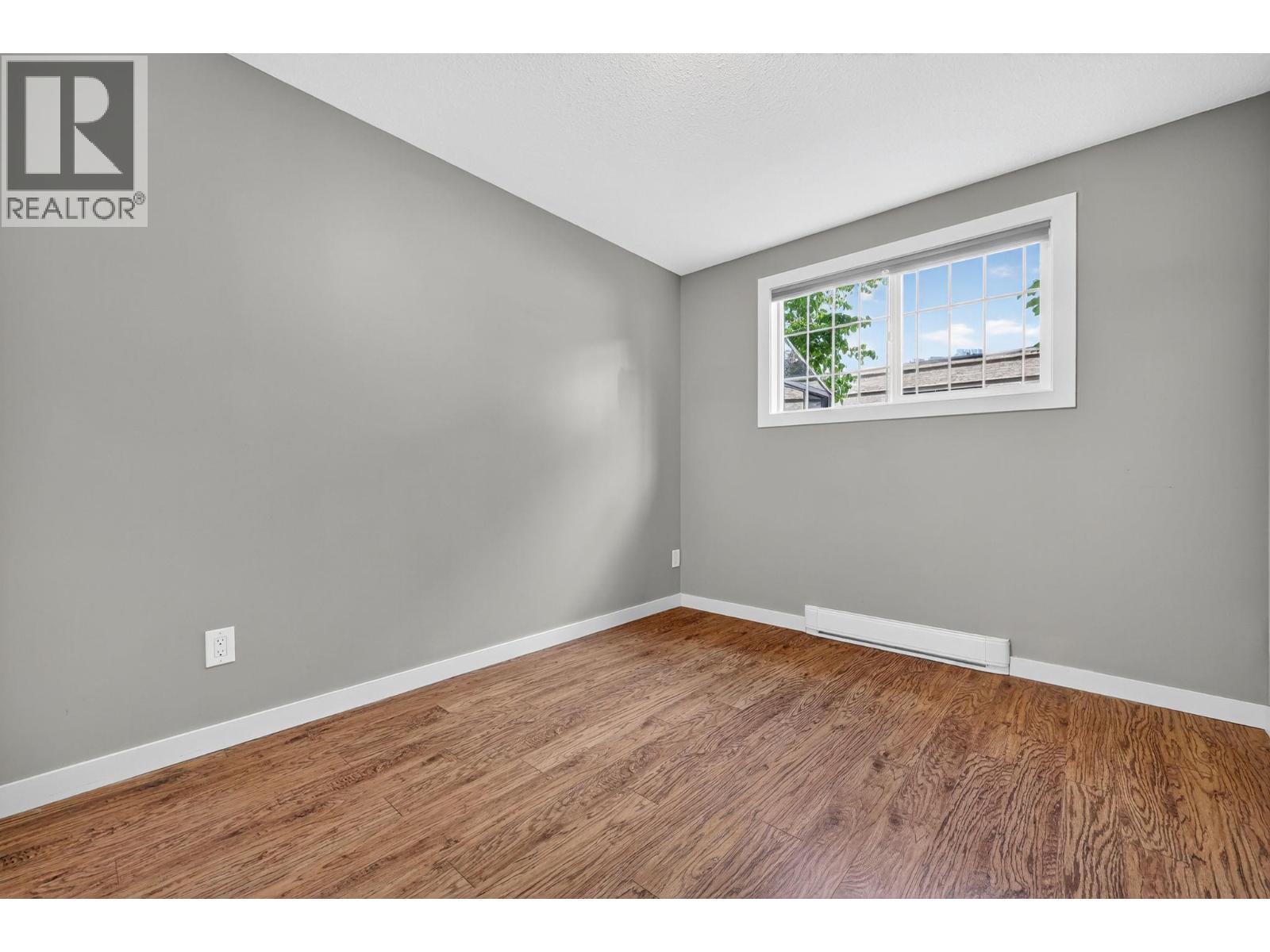 105 1229 Bernard Avenue, Kelowna