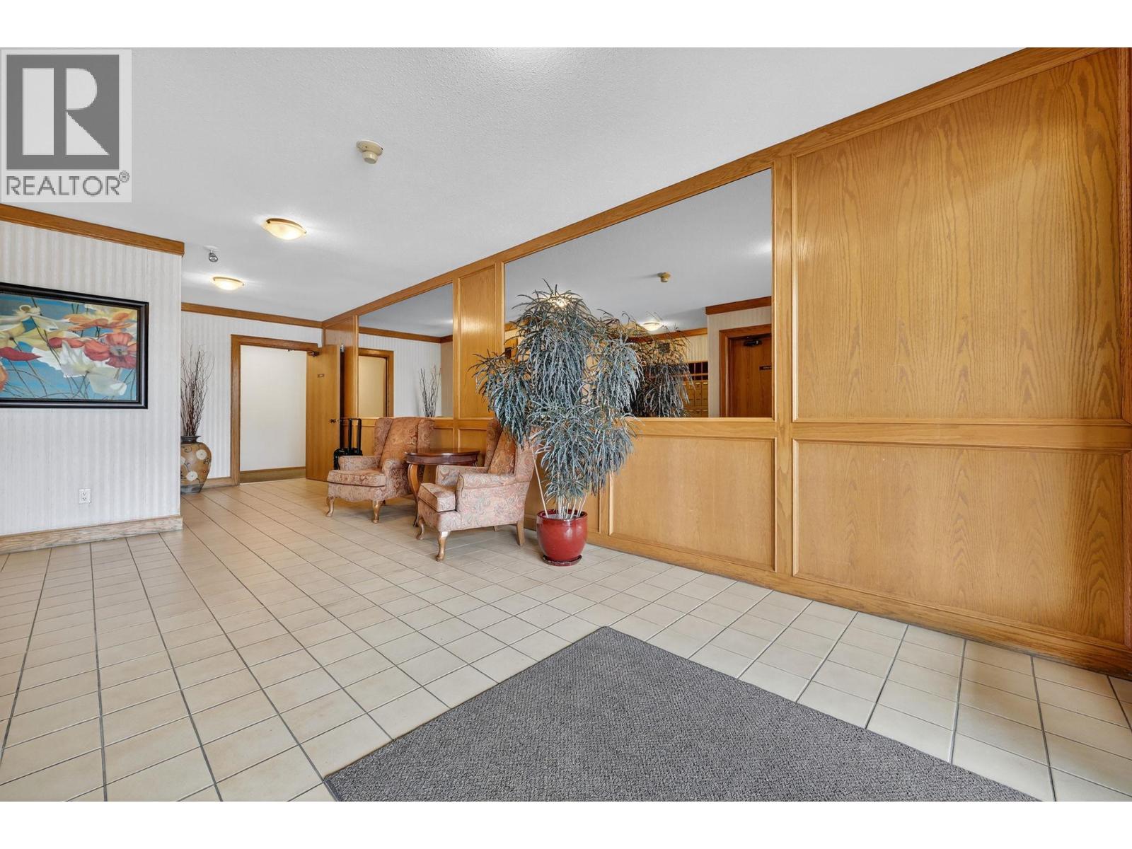 105 1229 Bernard Avenue, Kelowna
