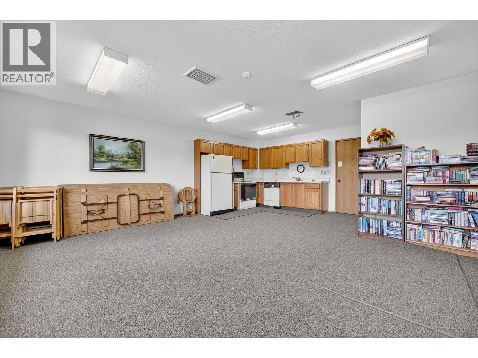 105 1229 Bernard Avenue, Kelowna