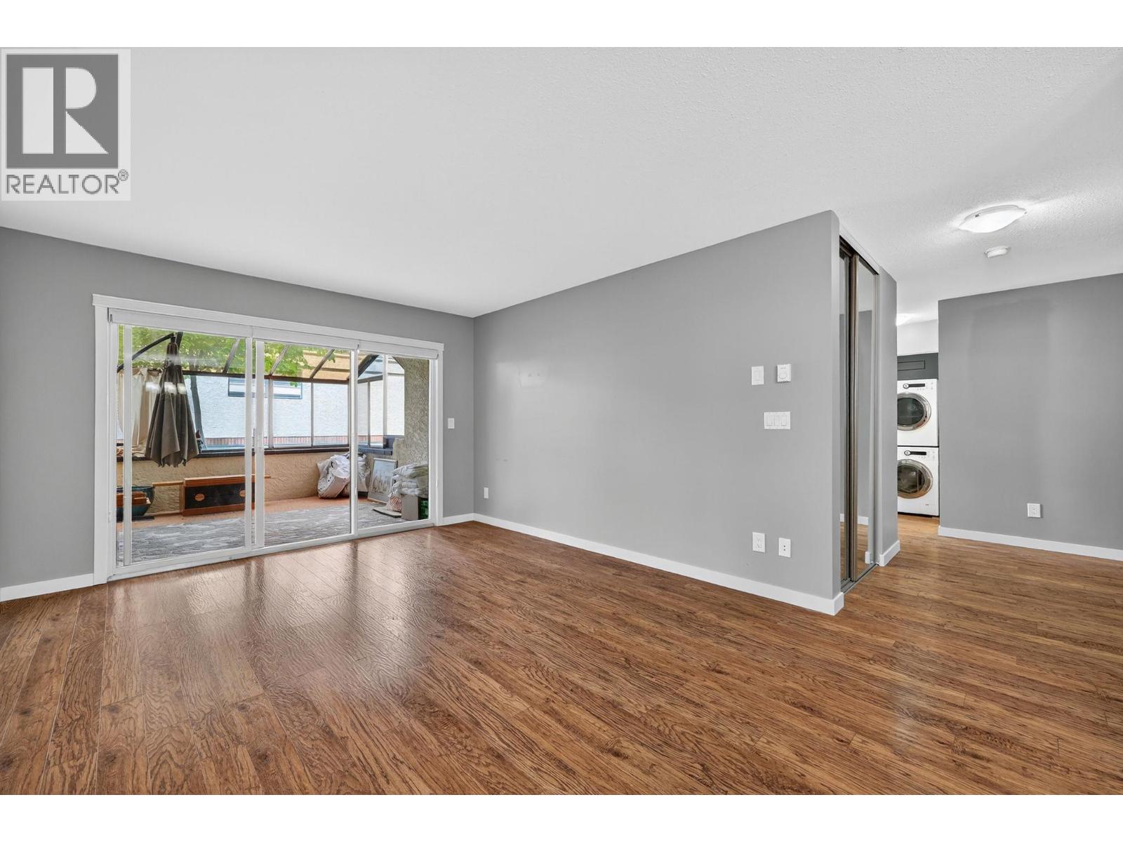 105 1229 Bernard Avenue, Kelowna