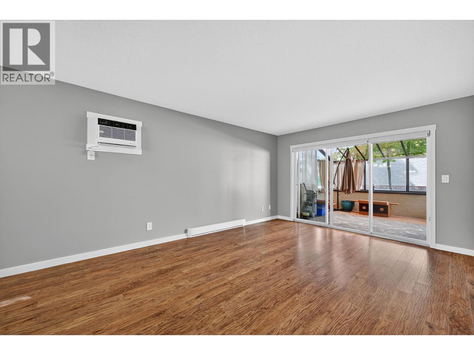 105 1229 Bernard Avenue, Kelowna
