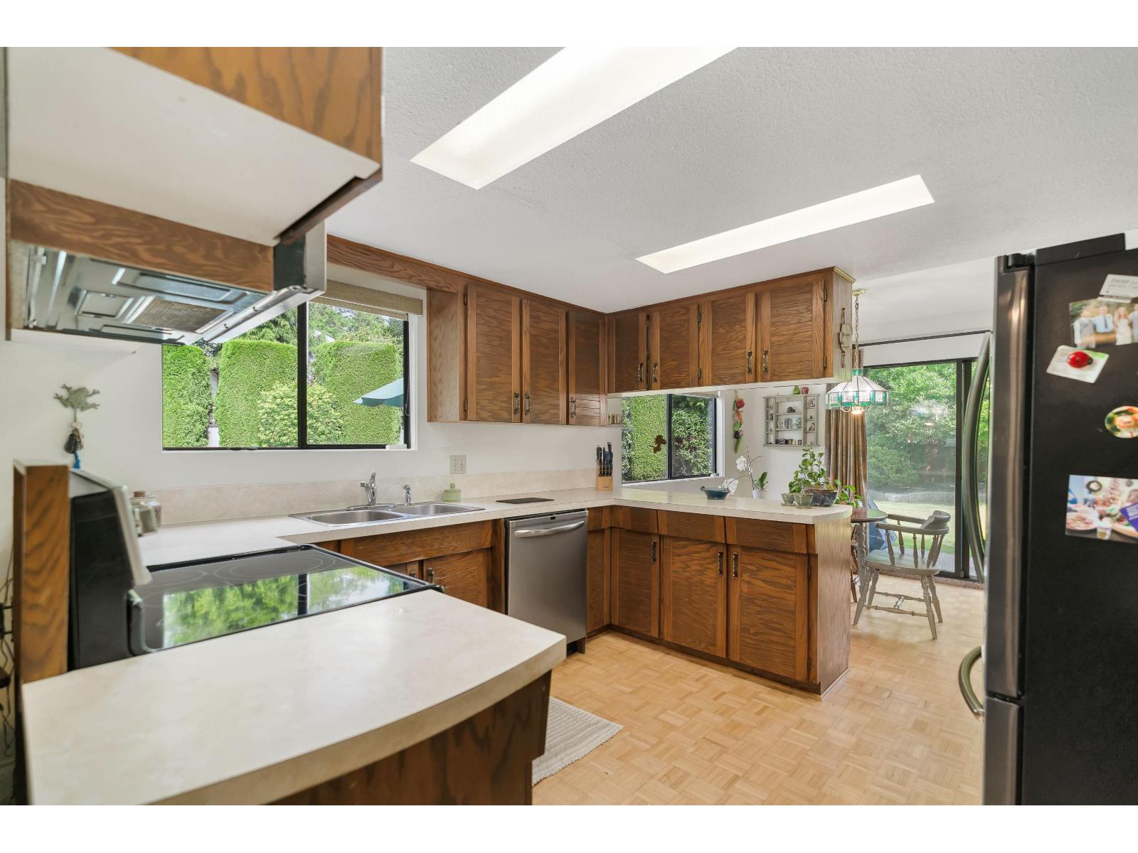 Photo 12 of 8913 Jedburgh Place, Surrey BC