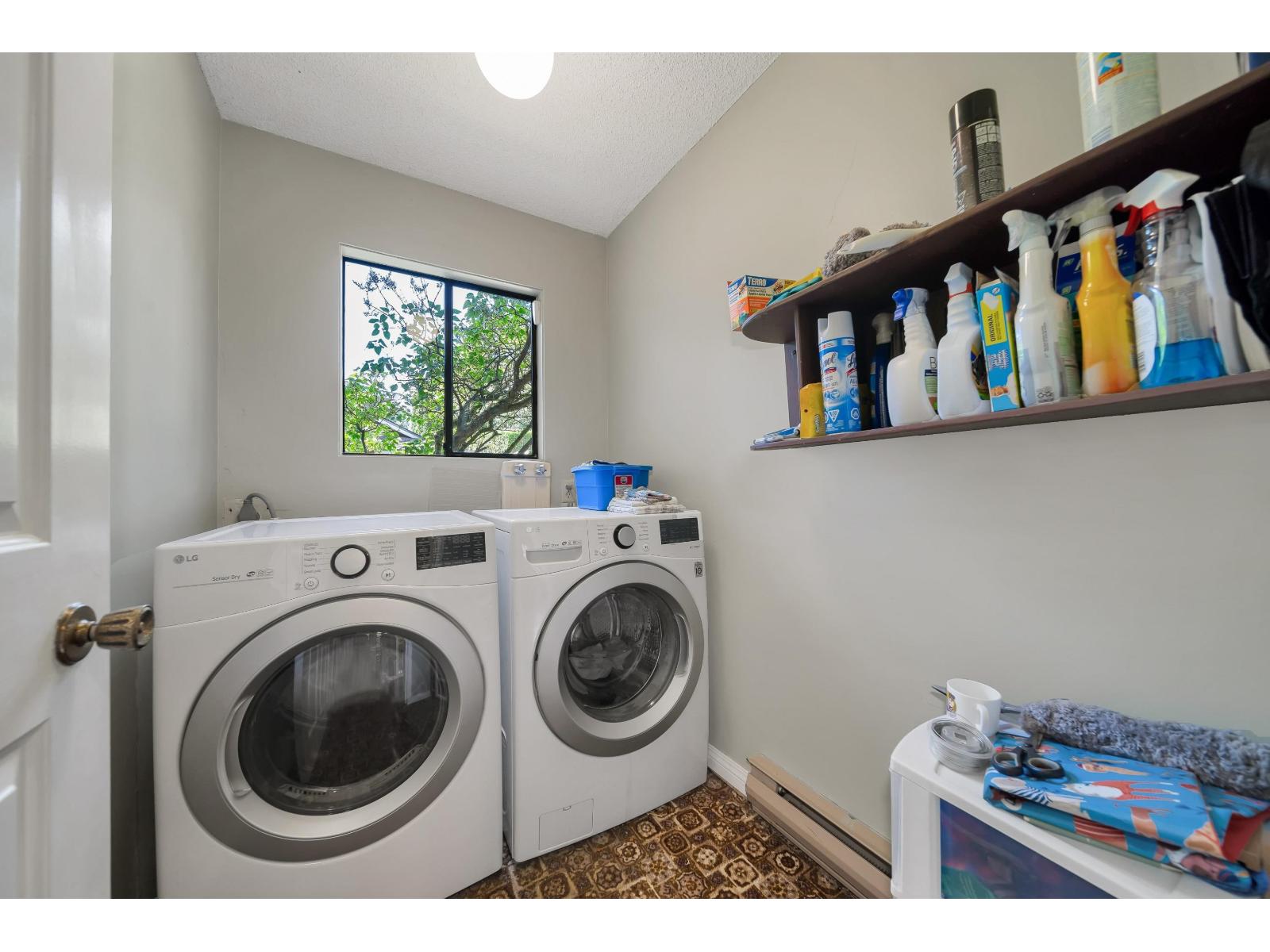 Photo 17 of 8913 Jedburgh Place, Surrey BC
