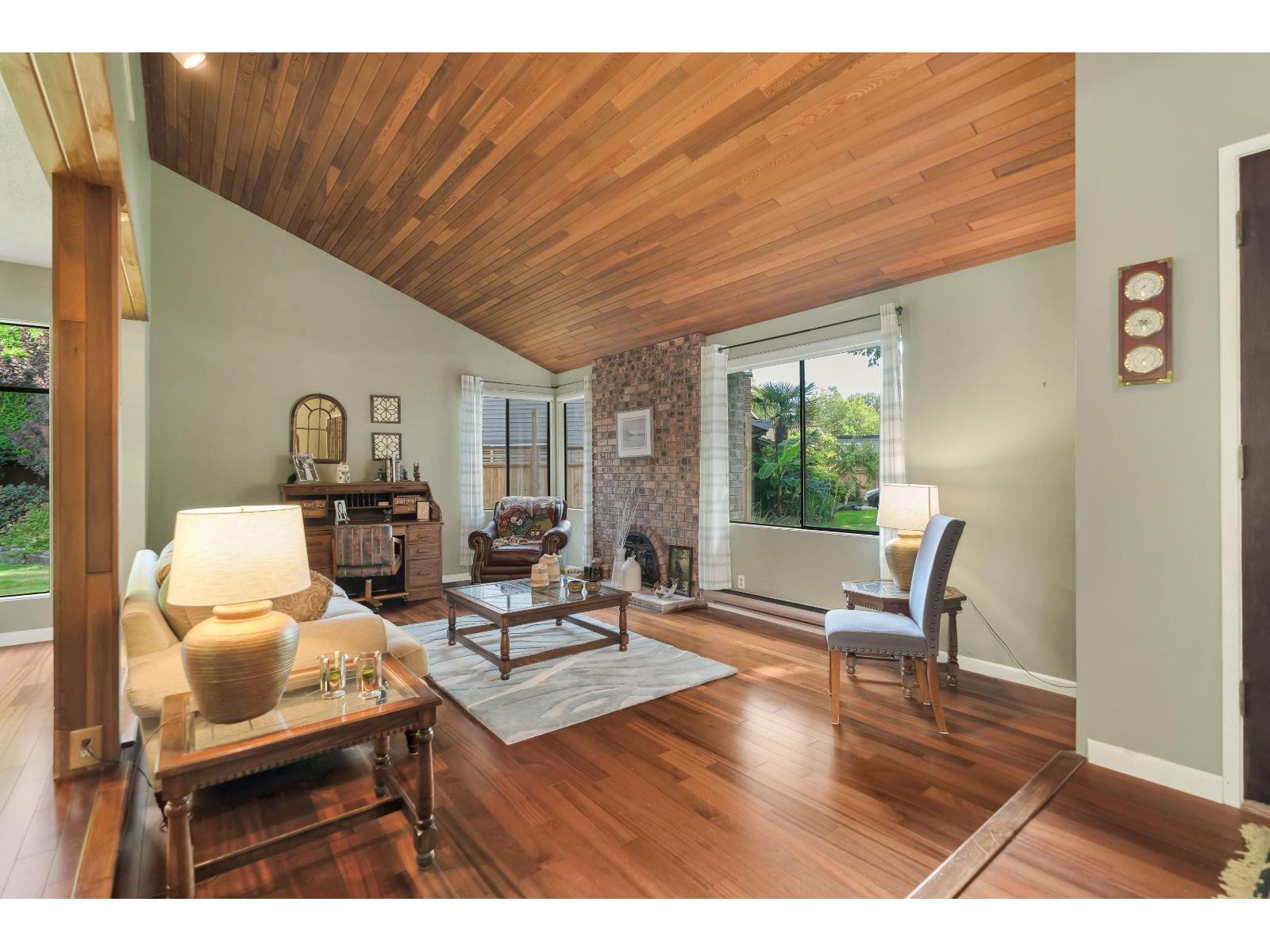 Photo 5 of 8913 Jedburgh Place, Surrey BC