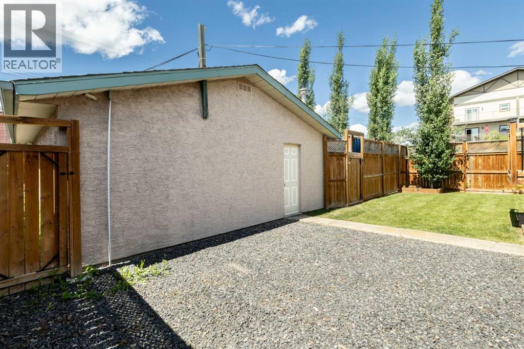 Photo 11 of 3418 49 Avenue, Red Deer AB