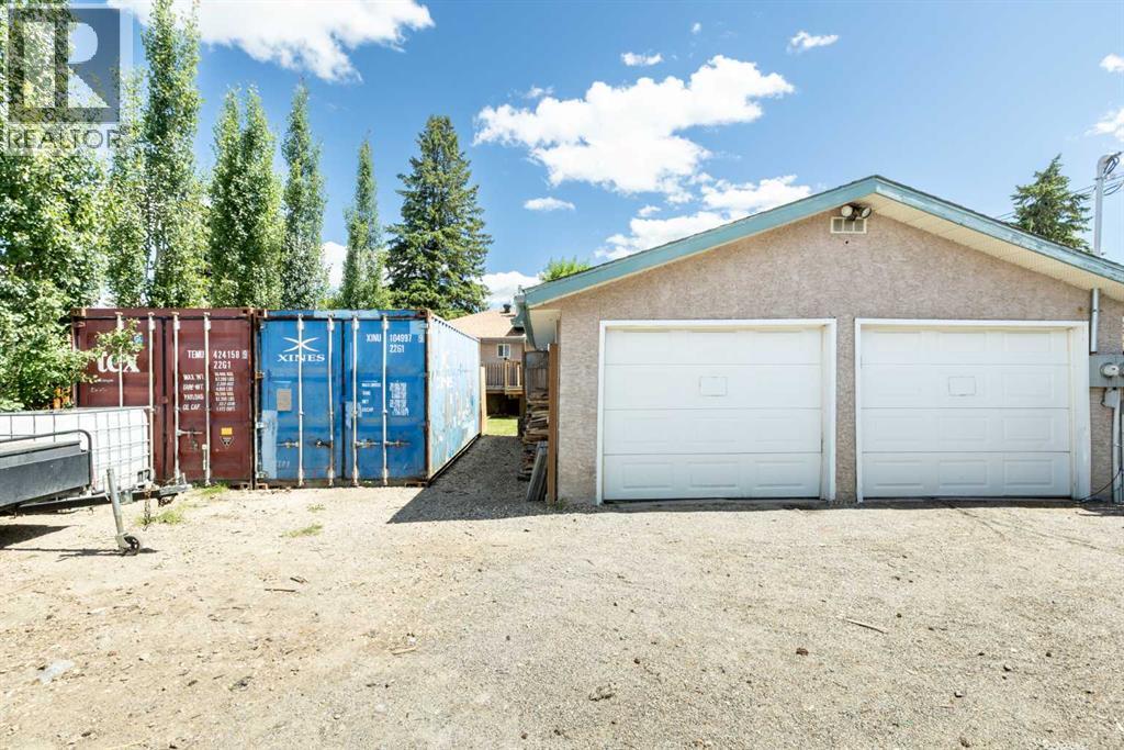 Photo 13 of 3418 49 Avenue, Red Deer AB
