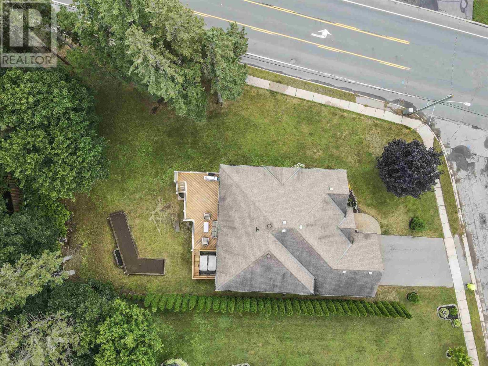 Photo 37 of 4 Parkdale Dr, Sault Ste Marie ON
