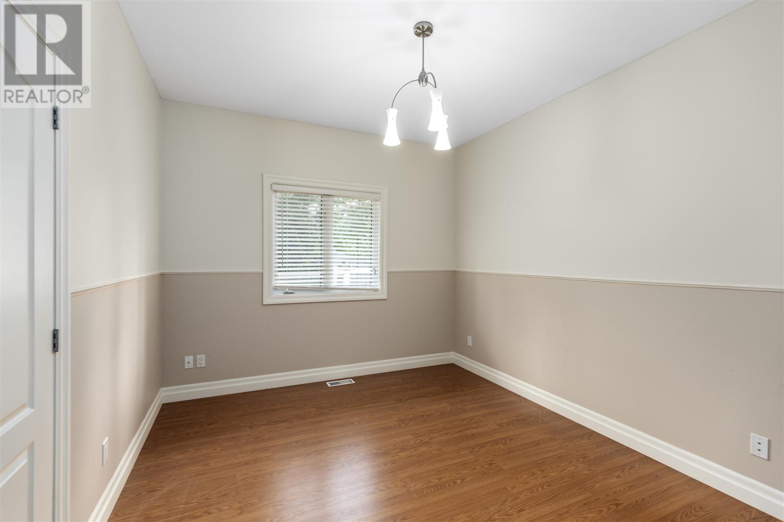 Photo 41 of 4 Parkdale Dr, Sault Ste Marie ON