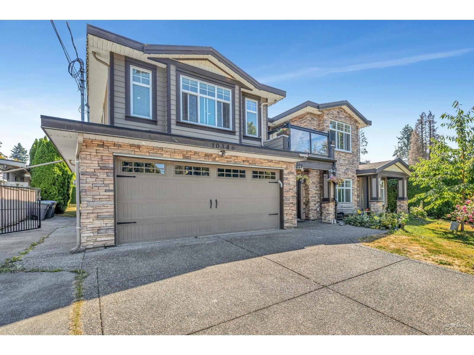 Photo 3 of 10346 126 Street, Surrey BC