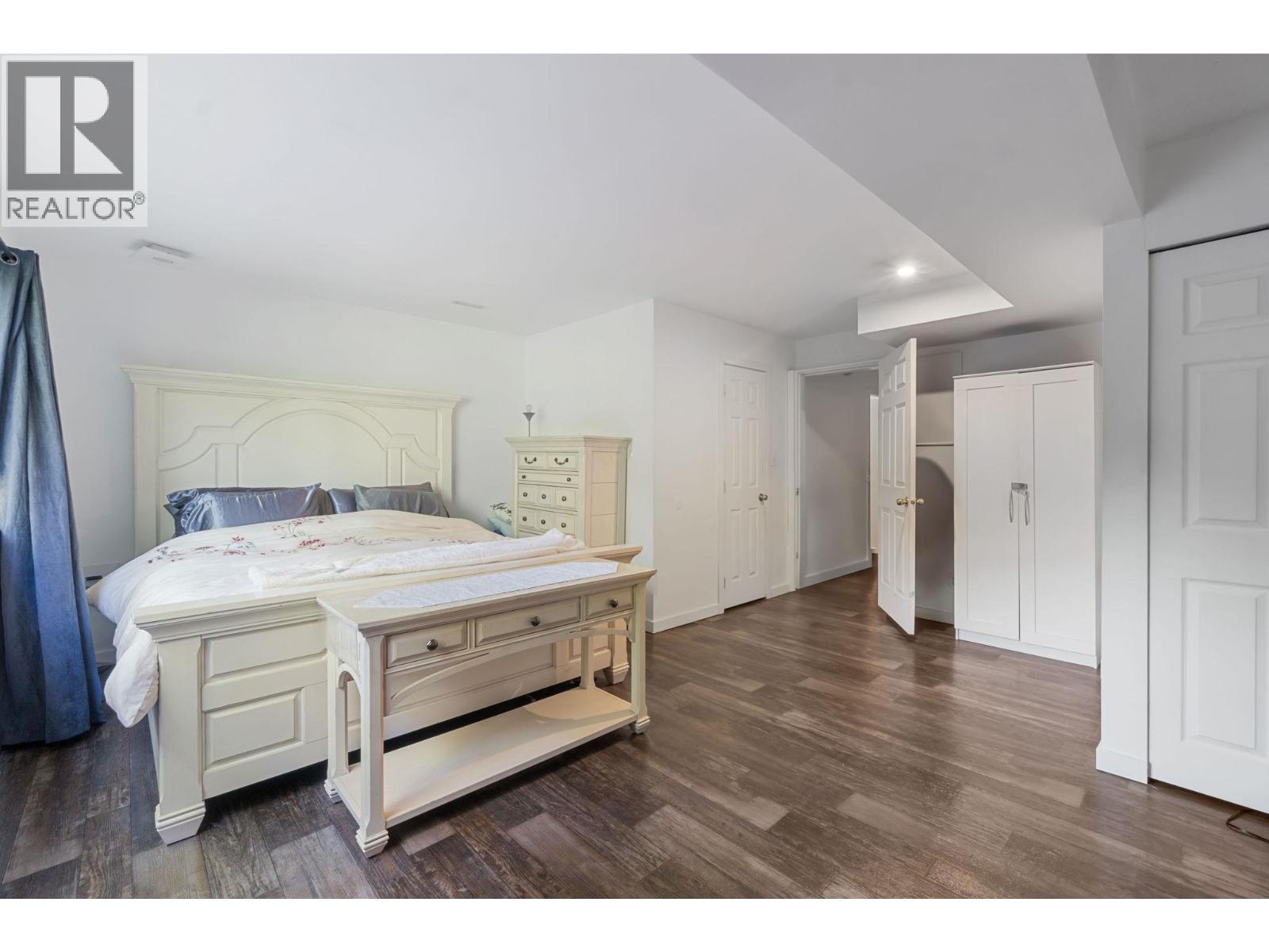 Photo 14 of 2082 Springer Avenue, Burnaby BC