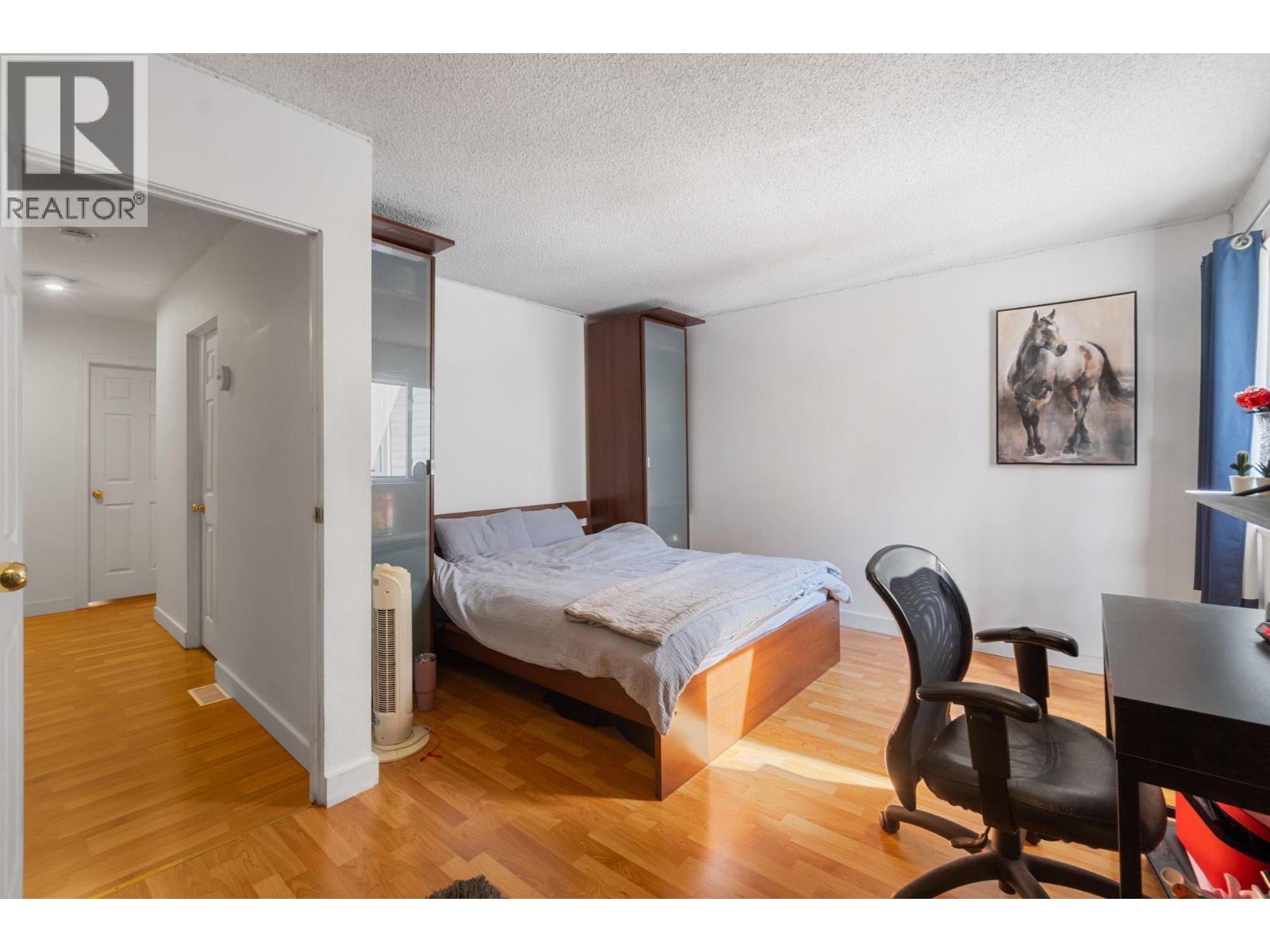 Photo 10 of 2082 Springer Avenue, Burnaby BC