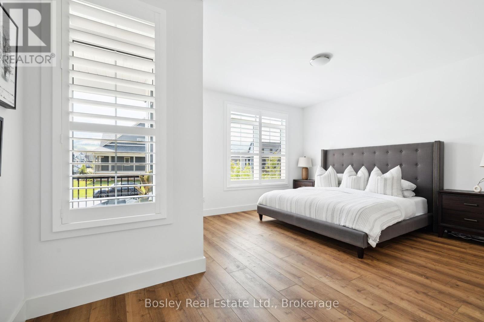 Photo 23 of 114 Courtland Street, Blue Mountains ON