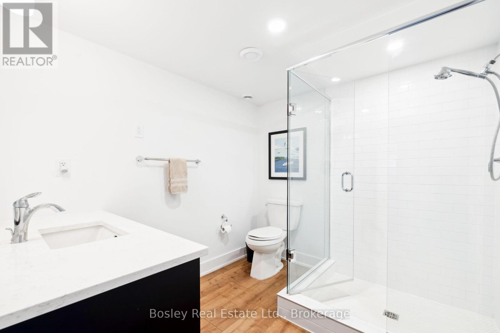 Photo 1 of 114 Courtland Street, Blue Mountains ON