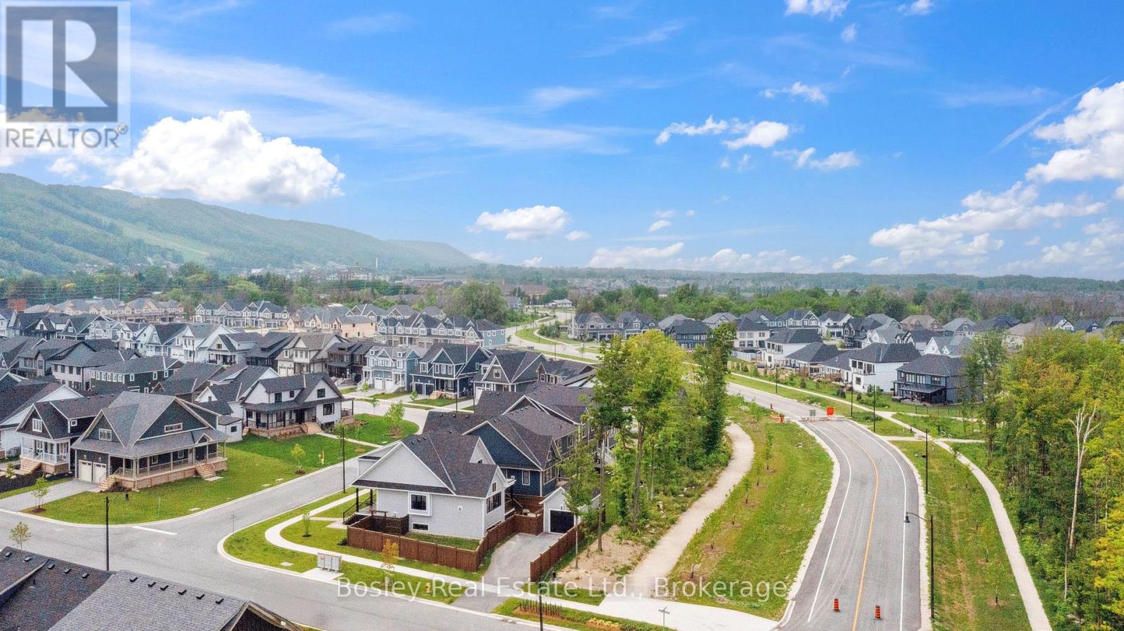 Photo 37 of 114 Courtland Street, Blue Mountains ON