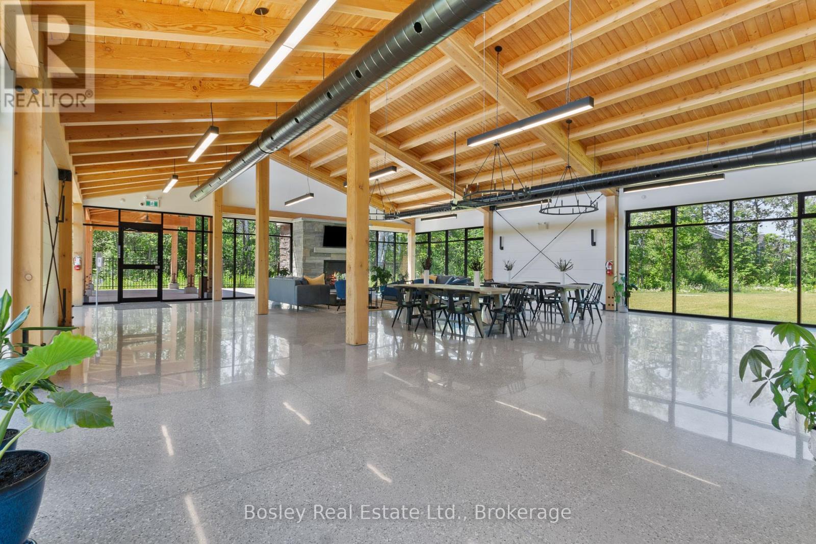 Photo 13 of 114 Courtland Street, Blue Mountains ON
