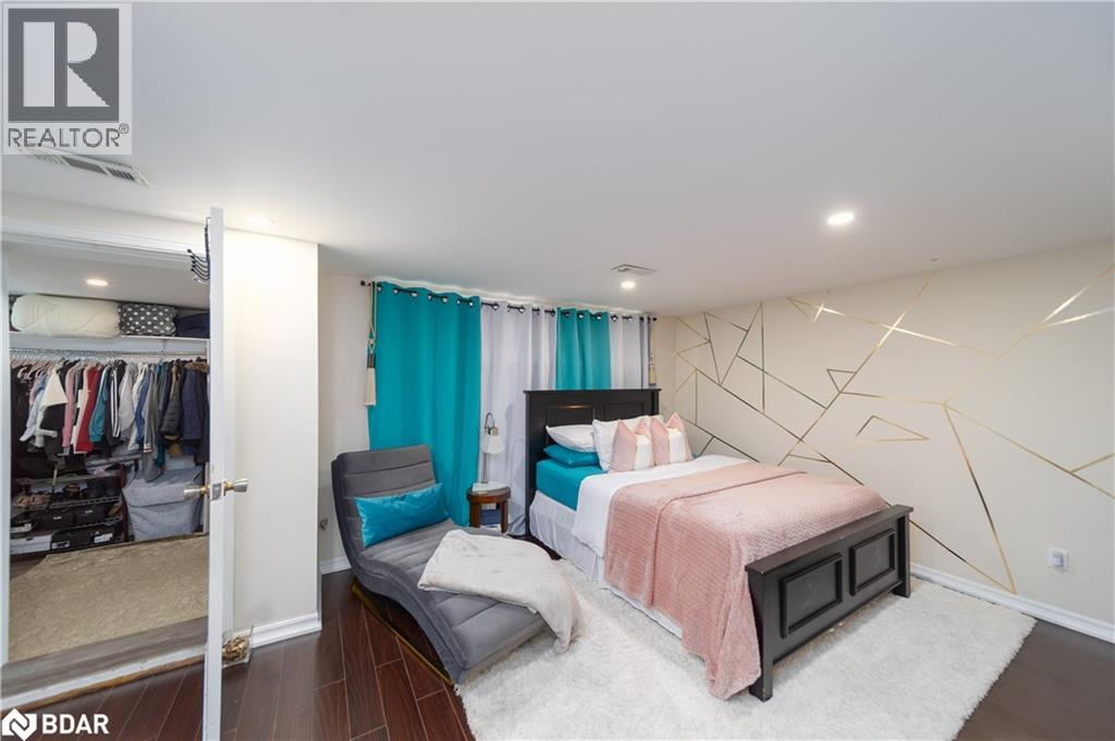 Photo 10 of 57 Plunkett Road, Toronto ON