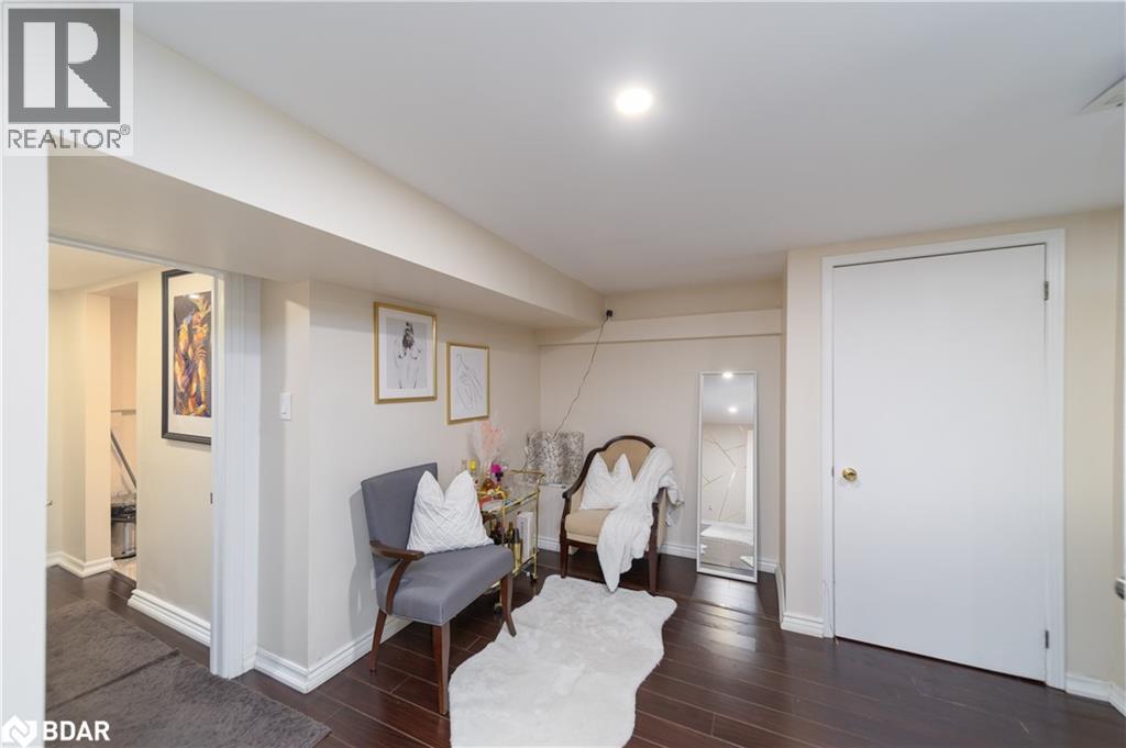 Photo 4 of 57 Plunkett Road, Toronto ON