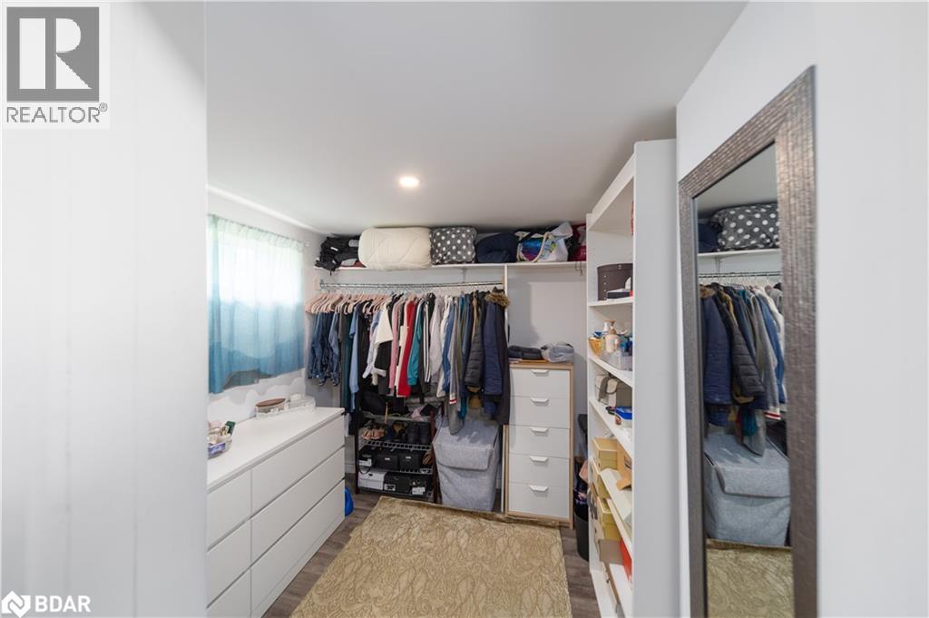 Photo 8 of 57 Plunkett Road, Toronto ON