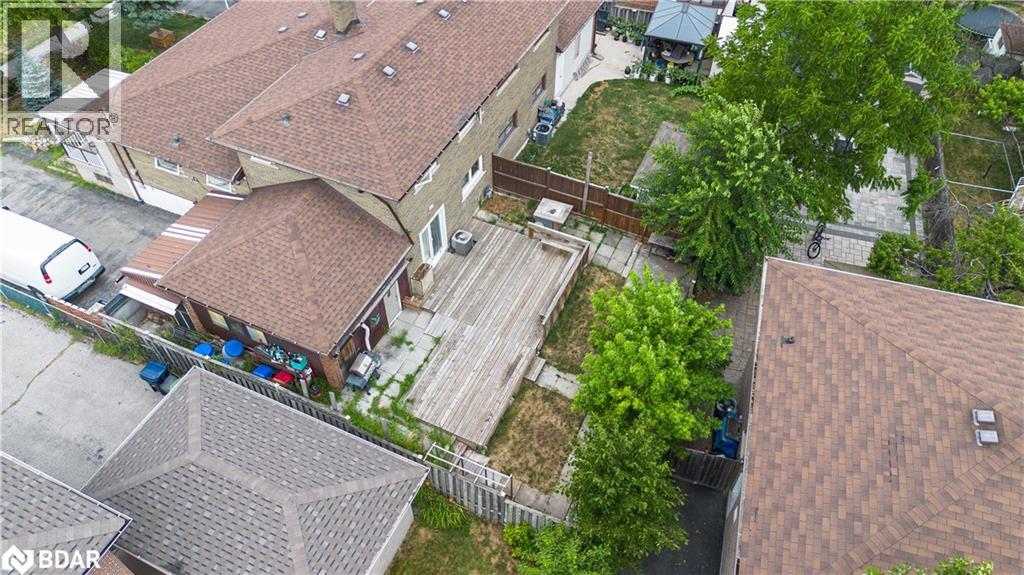 Photo 3 of 57 Plunkett Road, Toronto ON