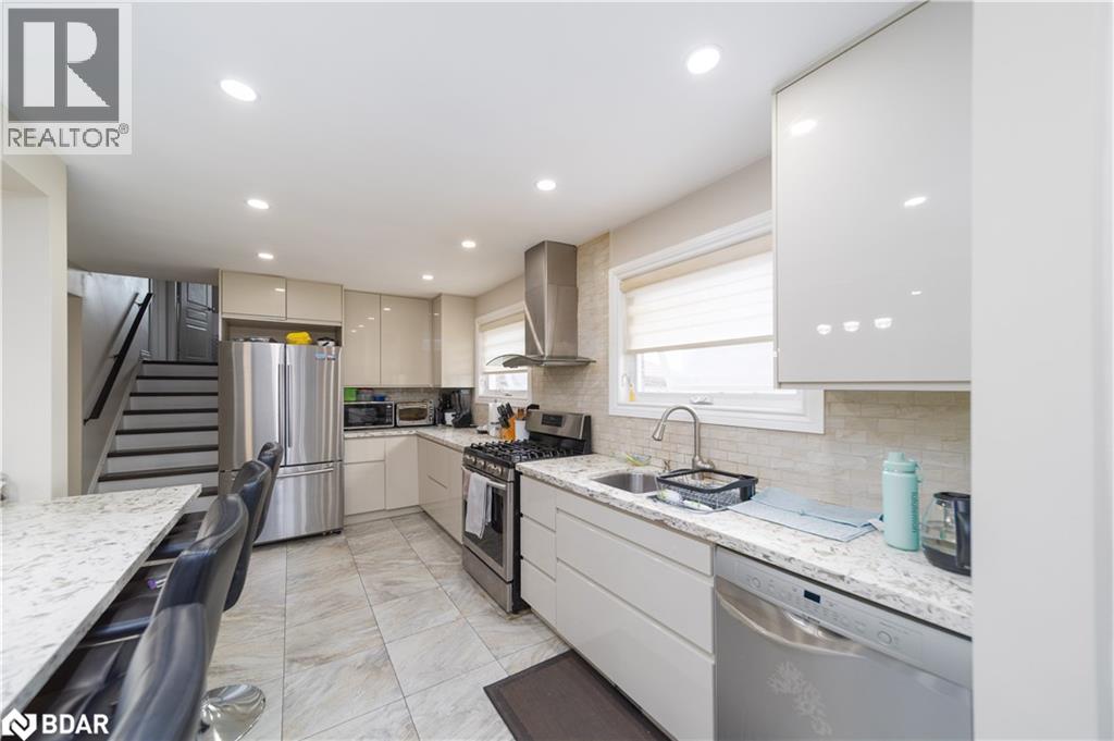 Photo 13 of 57 Plunkett Road, Toronto ON