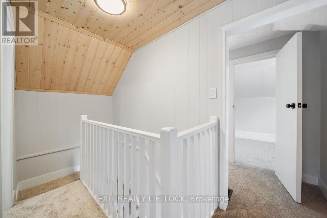 Photo 11 of 236 Hiram Street, Bracebridge ON