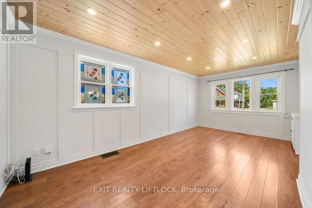 Photo 19 of 236 Hiram Street, Bracebridge ON
