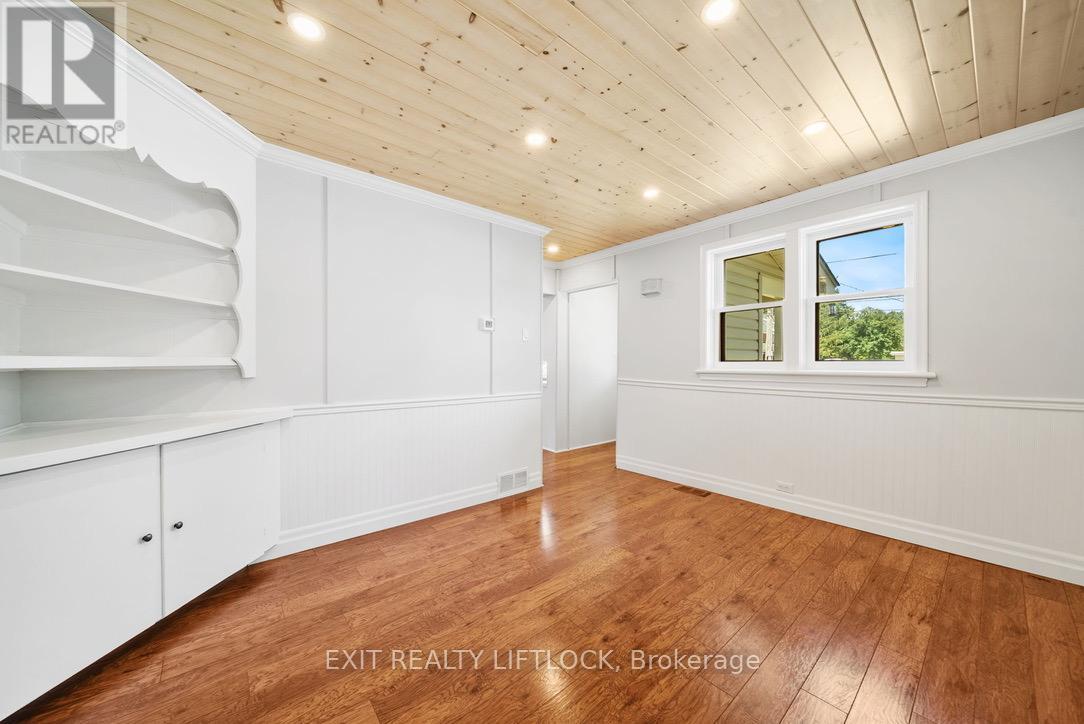 Photo 7 of 236 Hiram Street, Bracebridge ON