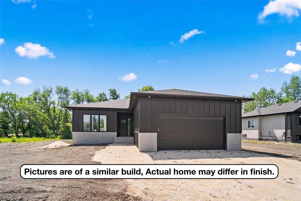 Photo 1 of 826 Turnberry Cove, Niverville MB