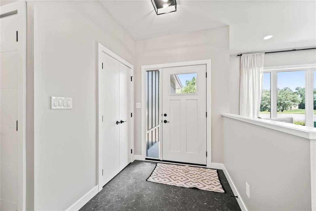 Photo 24 of 826 Turnberry Cove, Niverville MB