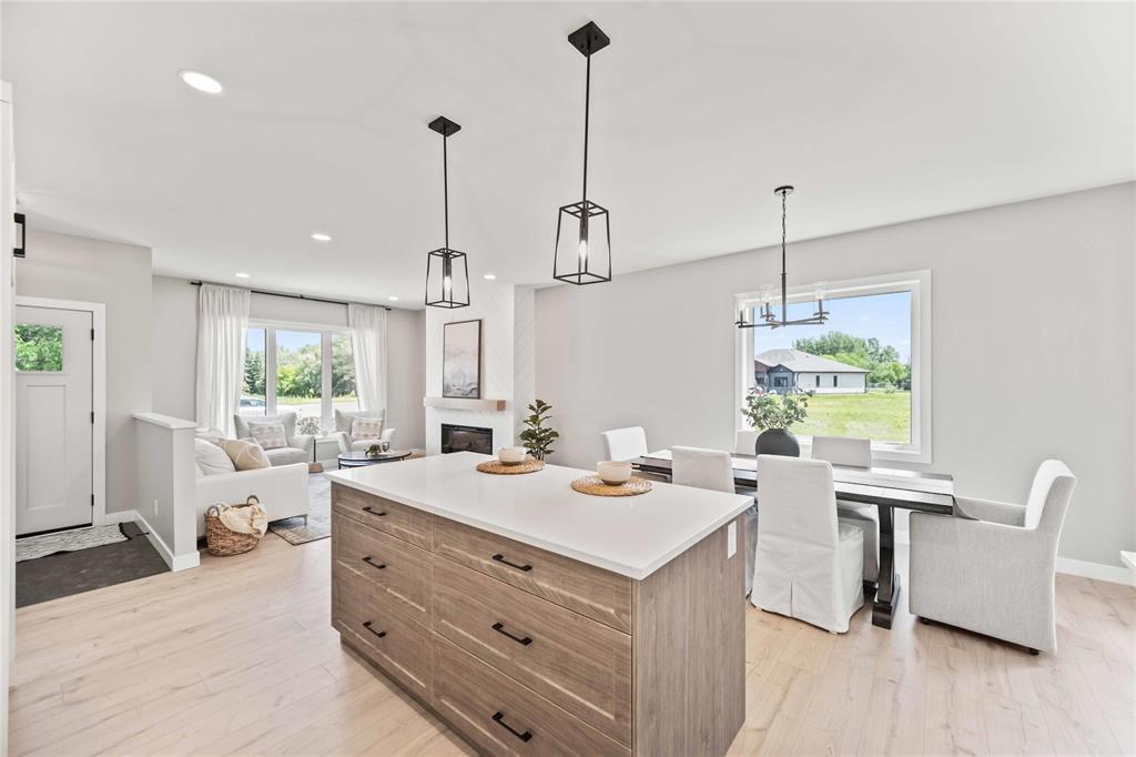 Photo 22 of 826 Turnberry Cove, Niverville MB