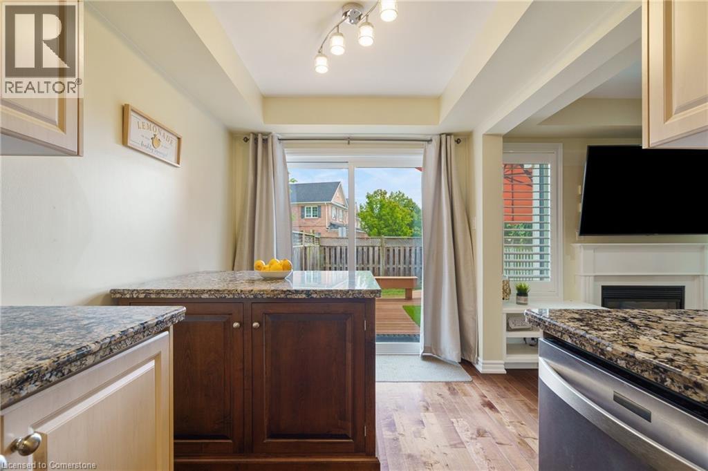 Photo 11 of 2626 Armour Crescent, Burlington ON