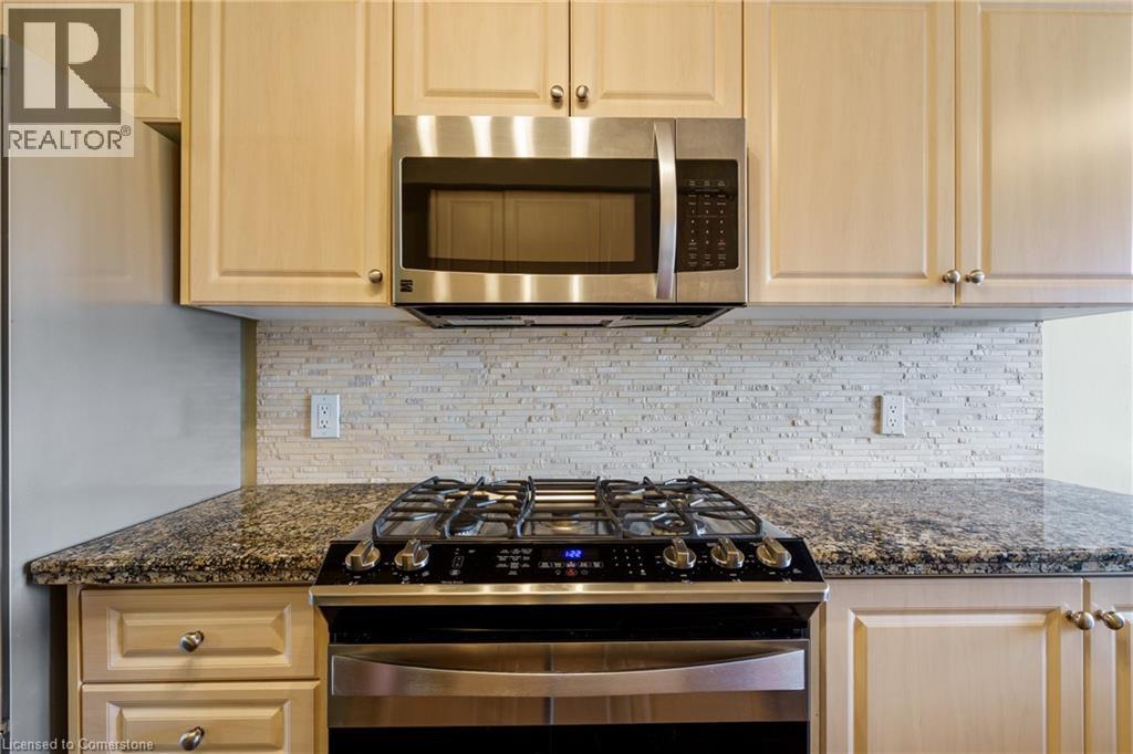 Photo 13 of 2626 Armour Crescent, Burlington ON