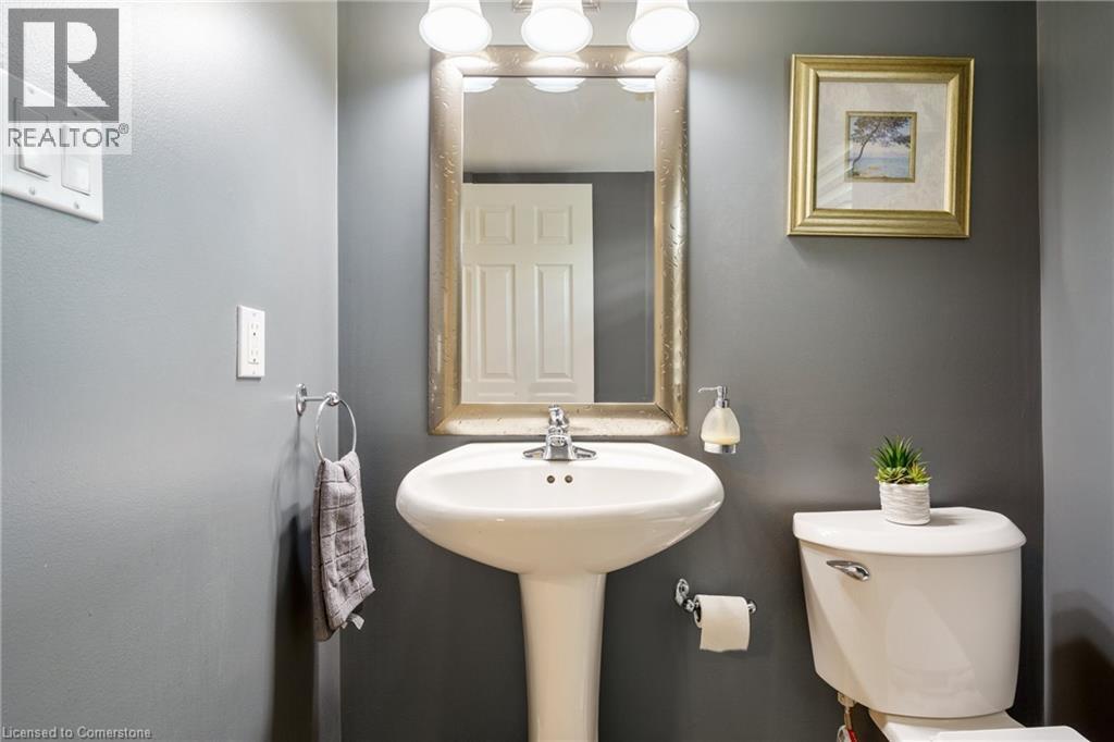 Photo 14 of 2626 Armour Crescent, Burlington ON