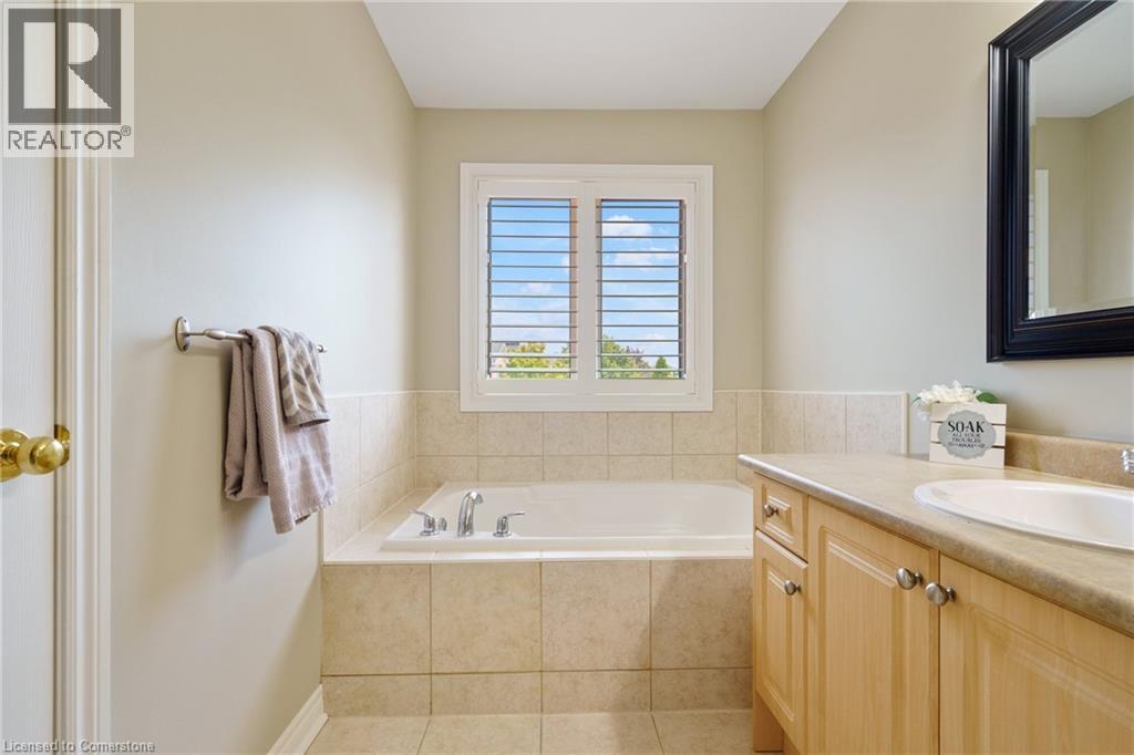 Photo 19 of 2626 Armour Crescent, Burlington ON