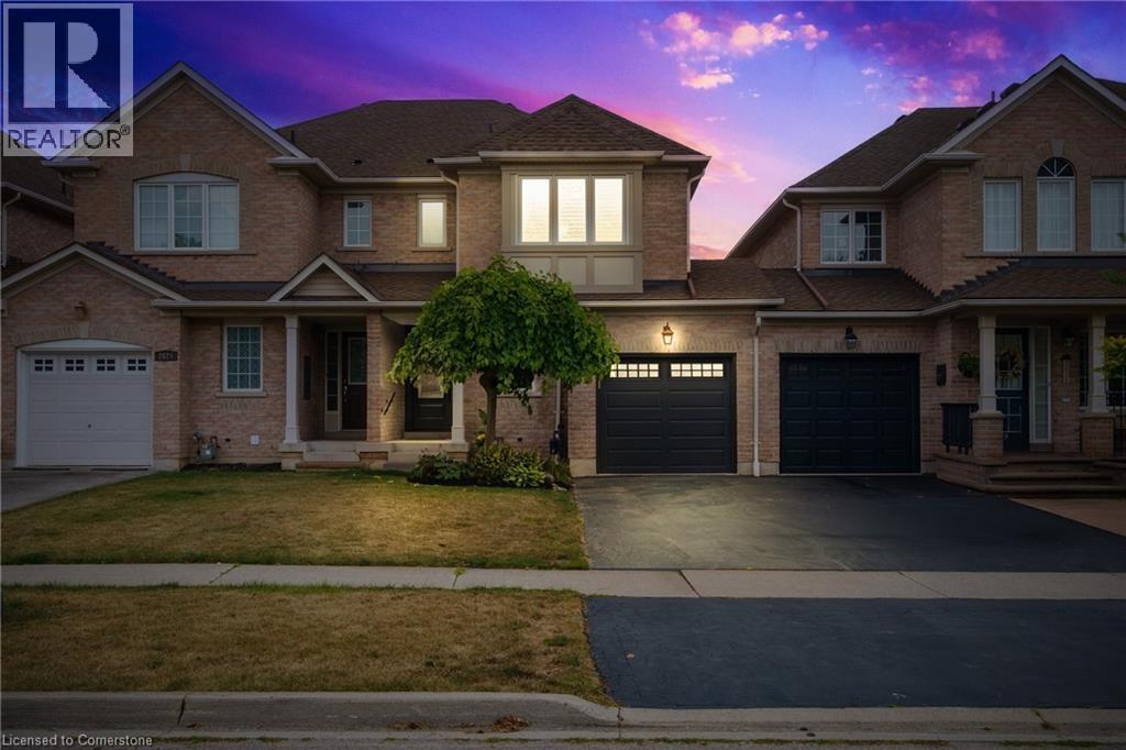 Photo 2 of 2626 Armour Crescent, Burlington ON